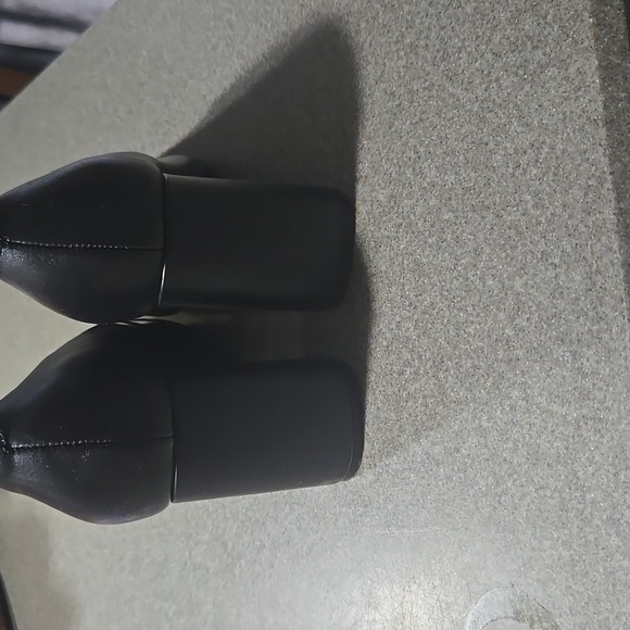 Calvin Klein Block Heel - Picture 2 of 3